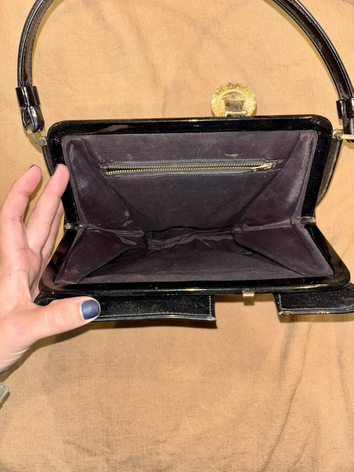 1980s Patent Black Leather Clutch with Gold Broach Vintage Purse - Image 3 of 4