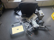 DJI Mini 4 Pro Ready to Fly Drone 34min with Controller Batteries & Bag