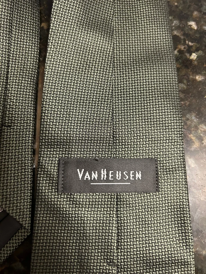 Corbata para hombre Van Heusen verde oliva longitud clásica tejida seda Foto 3 de 4