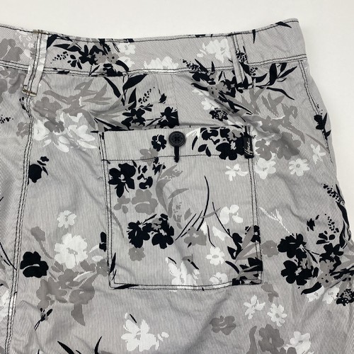 Howe Reversible Shorts Floral Flat Front White Black Mens 40 Flap Hibiscus - Picture 7 of 14