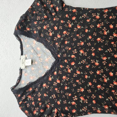 No Comment Women's XL Black Short Sleeve Top with Floral Design