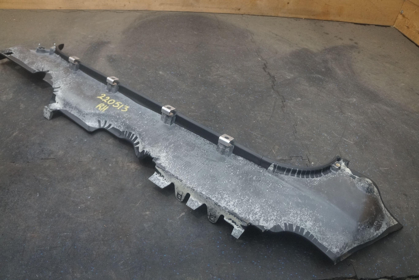 Right Passenger Side Interior Lateral Sill Trim Panel 82847000 Ferrari FF 2014
