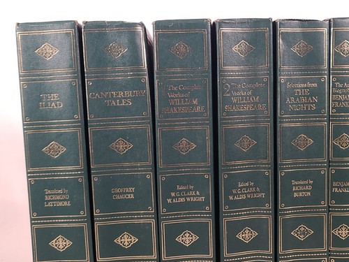 Lot de 13 volumes disques rigides verts et or décoration / mise en scène - Photo 4/7