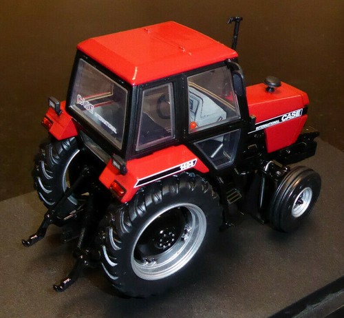 Model Tractor Case 1494-2WD (1983) 1/32nd BLACK & RED Model By Universal Hobbies - Picture 4 of 8