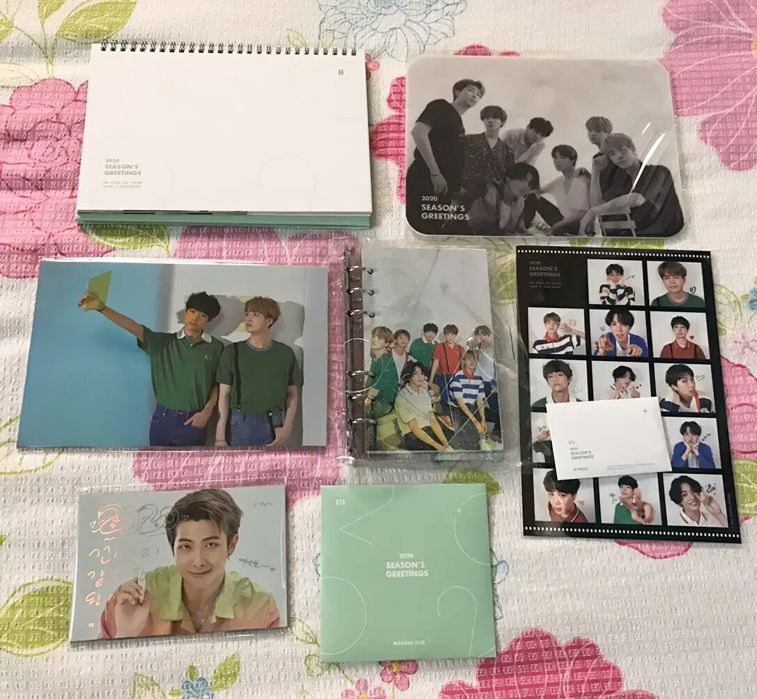 BTS 2020 season's greetings season's greetings pre-order benefit