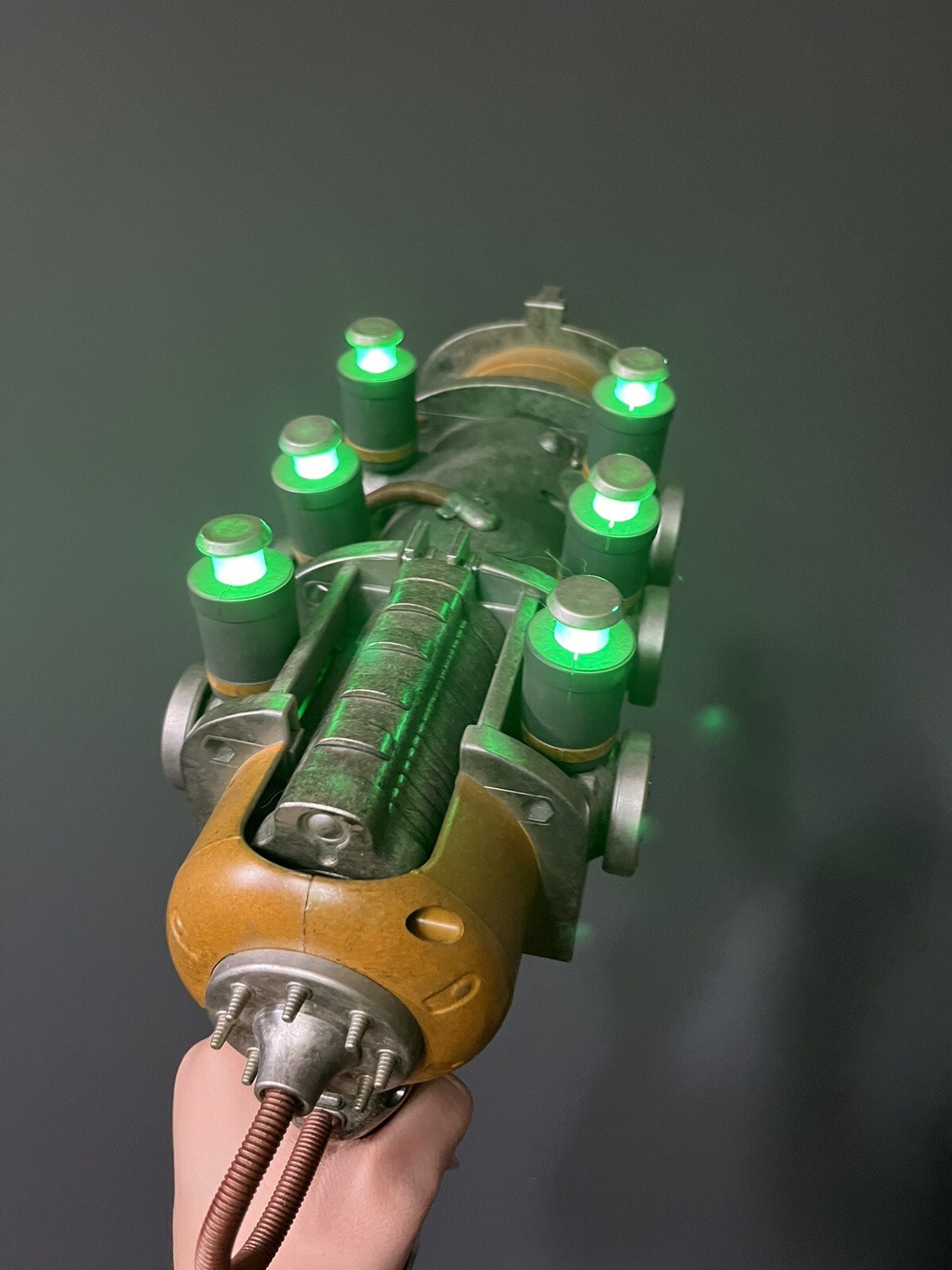 Official Fallout 1:1 Plasma Pistol Replica Chronicle Collectibles ...