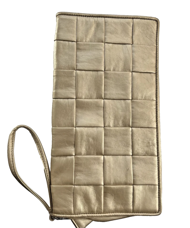 Apt. 9 Bolso de Mano para Mujer Bolso sin asas 11 x 6" Cuero Dorado con Correa Manipulador Foto 3 de 4