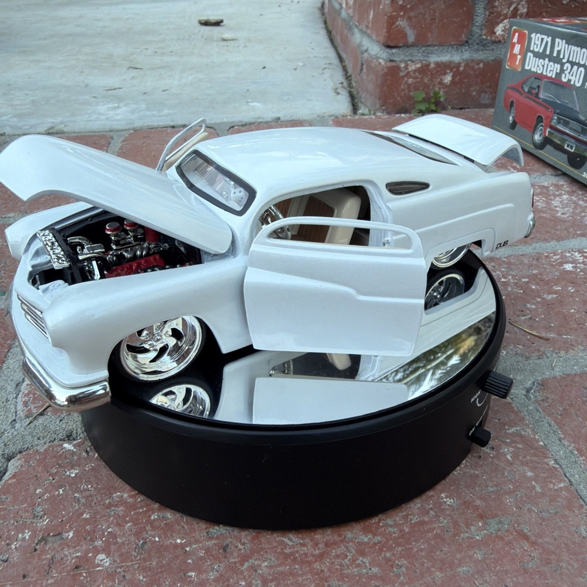 Jada Toys 1951 Ford Mercury Old-School Dub Lowrider Hemi Number