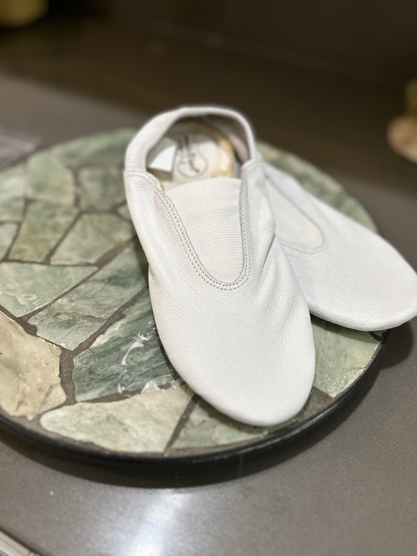 Revolution Dancewear White Leather Non Skid Acro Shoes #172 Size 6M