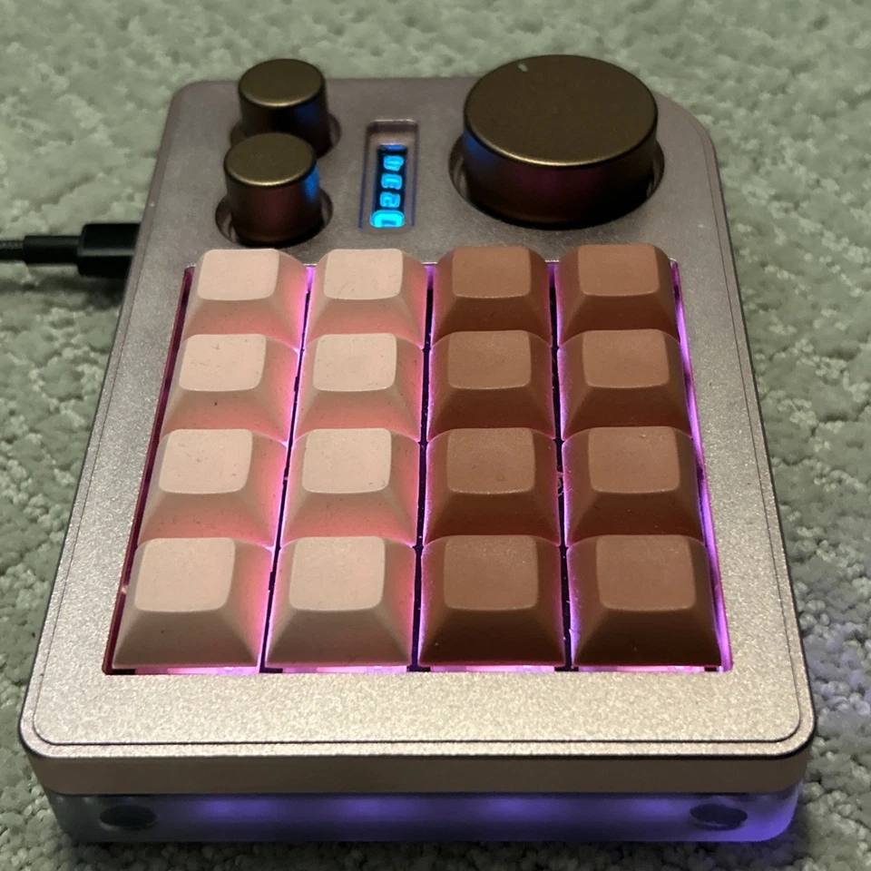 Teclado macro programable DOIO - rosa (ish) Foto 2 de 4