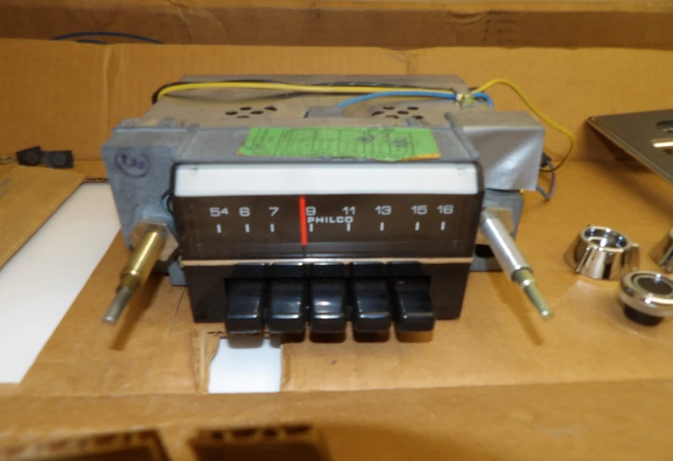 Ford Custom Galaxie 500 LTD 1971 Brougham nuevo kit receptor de radio am con antena Foto 2 de 4