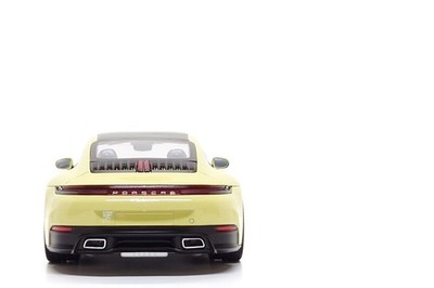 Minichamps 1:18 Porsche 911 Carrera (992.2) in Cartagena Yellow