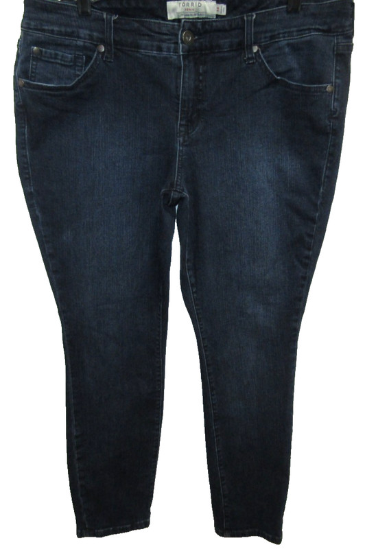 TORRID SKINNY DARK WASH DENIM JEANS WOMENS SIZE 14