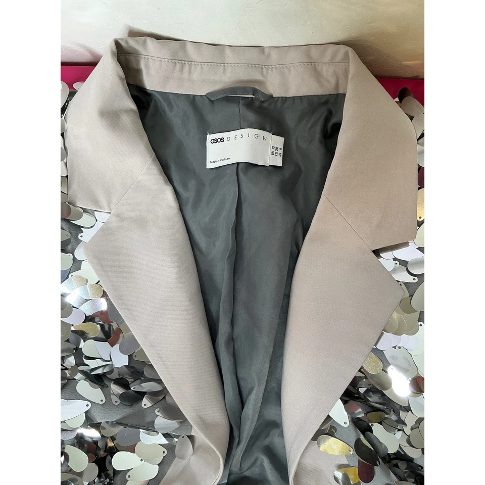 Блейзер женский ASOS DESIGN серебристый с блестками украшенный открытой передней частью размер 6 увеличенный - Изображение 4 из 4