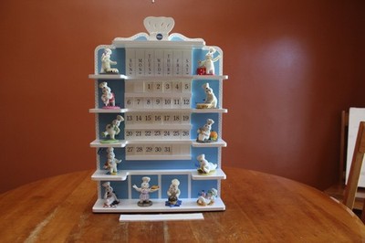 1997 Danbury Mint Pillsbury Doughboy Perpetual Calendar w/ All