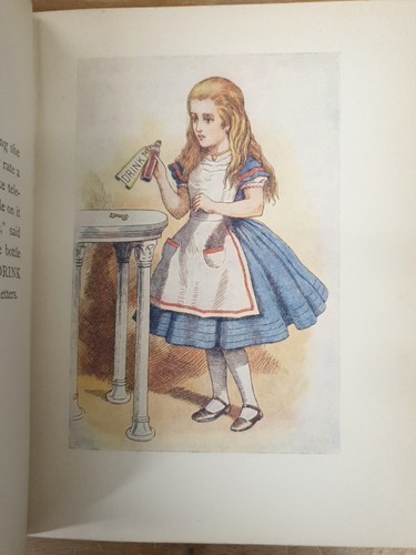 Vintage 1957 Alice's Adventures in Wonderland - Macmillan Hardcover Book - Picture 13 of 19