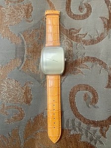 Montre Maurice Guerdat Occasion - Boîtier 36 X 42 Mm - Pour Pièces Ou Réparation