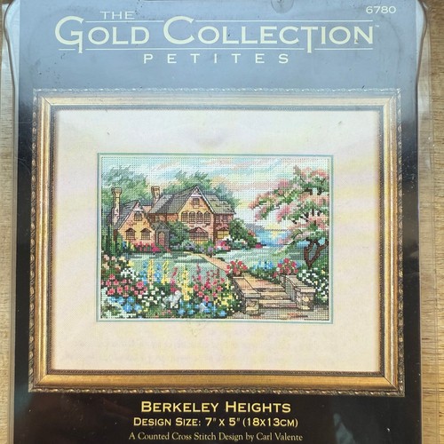 Dimensions Kreuzstich-Set Neu mit Etikett Gold Collection Petites Berkeley Heights Cottage