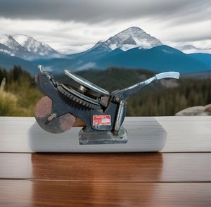 ROOVERS Embosser - Metal Tape  Machine Industrial Model T10A 