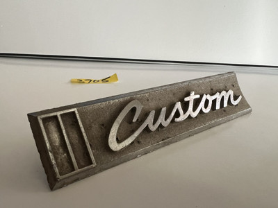 VINTAGE CAR EMBLEM Script Custom Chevrolet Original 3904409