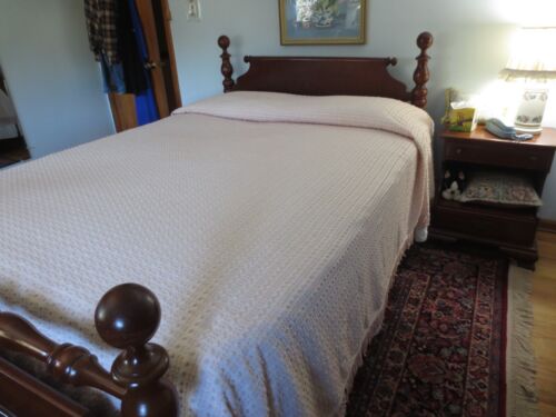 Morgan Jones POPCORN w/SILVER THREAD Pale Peach/Flesh COTTON BEDSPREAD-92"x108" - Picture 3 of 8