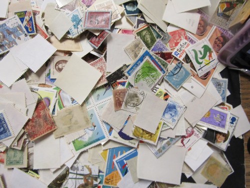 Box O Lot of World Wide Stamps off Paper, 2.5 lbs Tare Unchecked (bx8