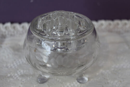 VIKING CLEAR GLASS 3 FOOTED DISH WITH HUGHES CORNFLOWER ETCHING AND FLOWER FROG - Picture 1 of 5