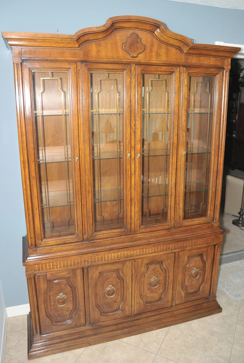 Drexel heritage on sale china cabinet