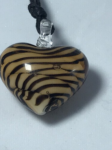 3 Heart Glass Pendant Necklaces Unmarked 18" Chain Mixed Styles See Images - Picture 5 of 11