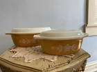 Set of Two Pyrex Covered Casserole Dishes In Butterfly Gold Vintage 1.5 & 2.5