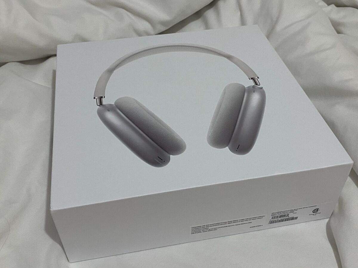Apple AirPods Max Wireless Over-Ear Headset - Space Silver Apple AirPods Max Wireless Over-Ear Headset - Space Silver