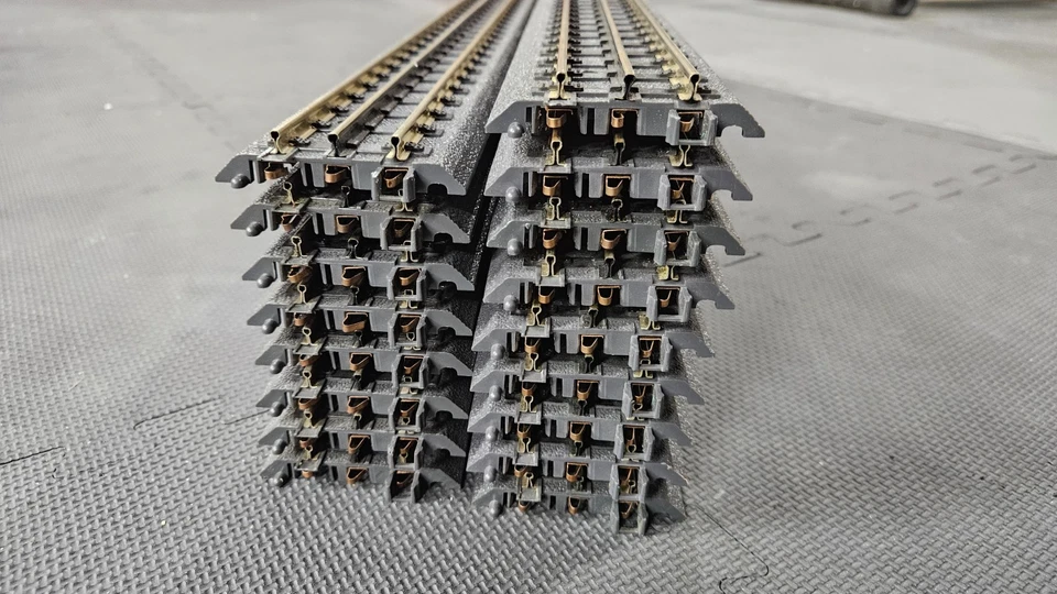 MTH 40-1019 O RealTrax 30" Straight Section lot of 17 - Image 4 of 4