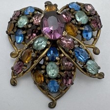 COLORFUL VINTAGE ART DECO HIGH END GOLD TONE RHINESTONE ORCHID FLOWER DRESS CLIP