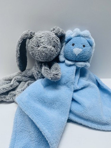 Manta de seguridad Amy Coe Blue Lion Roary de felpa Lovey y Mary Meyer Soft Bunny - Imagen 1 de 10