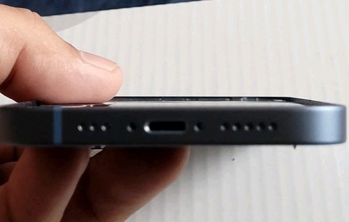mi-châssis iPhone 14 OEM occasion + petites pièces /batterie /port de charge /bleu A+ - Photo 4 sur 7