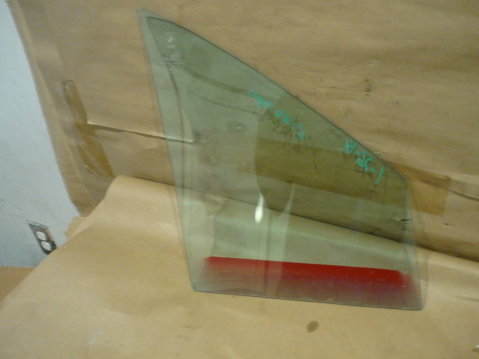 Ferrari Mondial Cabriolet - LH Door Fixed Quarter Light Glass - P/N 61289800