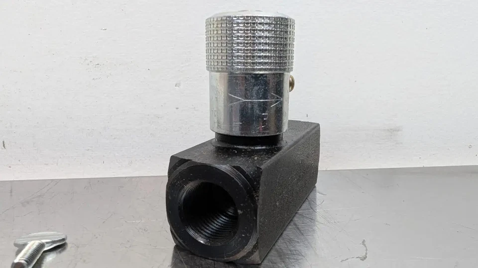 Parker 9F600SF Flow Control Valve 5000 PSI 8 GPM - Image 3 of 4