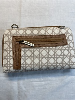 Marleylilly Wallet Camel And White. Pattern. Zip Closure. Wristlet Included.