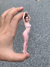 Resin Diorama 1:18 Standing Beauty Girl Miniature Figurine Doll Toys Scene Props