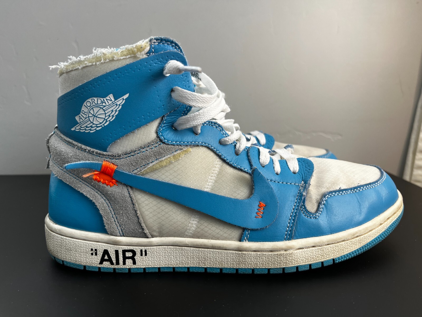 Jordan Off White x Jordan 1 Retro High OG UNC 2018 Size 9 Beaters