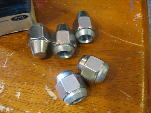NOS OEM Lotto Di 5 1976 Ford Torino Cougar Cromo Manico Dado Ruota Pn # - - Foto 2 di 5