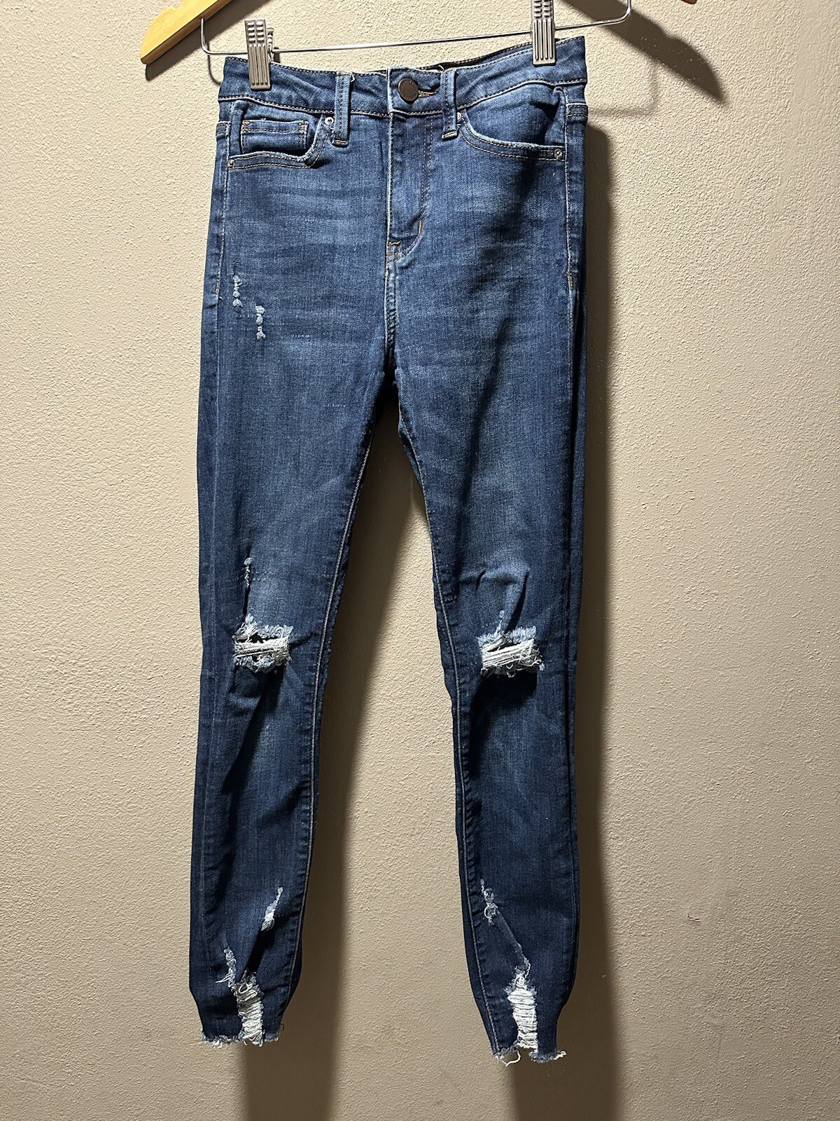 Picture 1 of 4