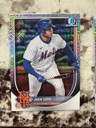 2025 BOWMAN MEGA INSERT PARALLEL CARD NEW YORK METS JUAN SOTO #22