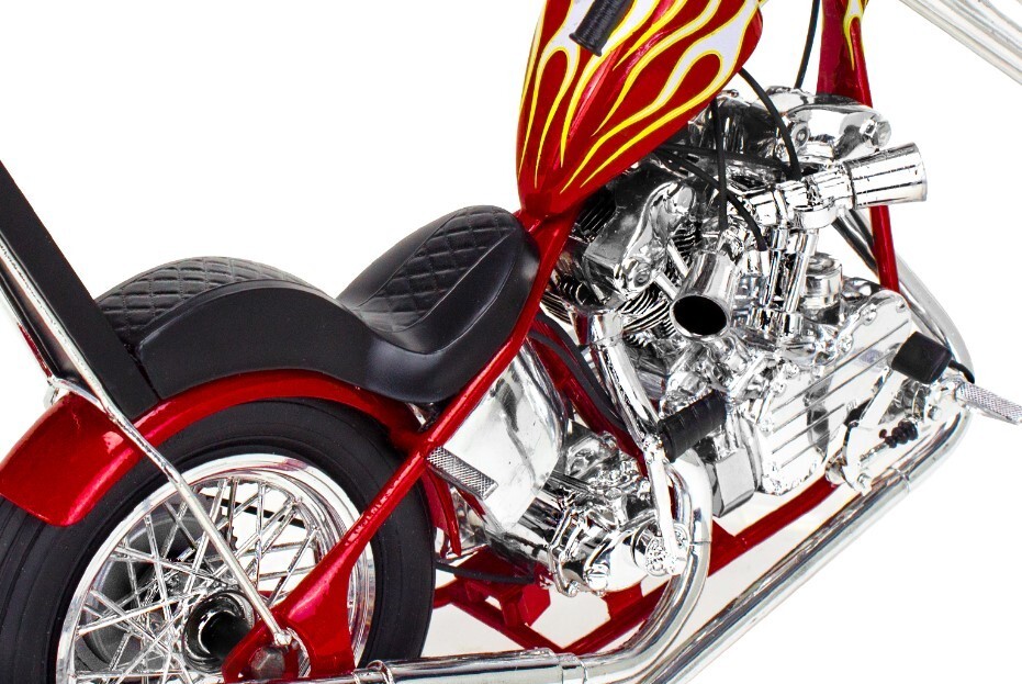 Revell LA Street Chopper 18 scale motorcycle model kit 17326
