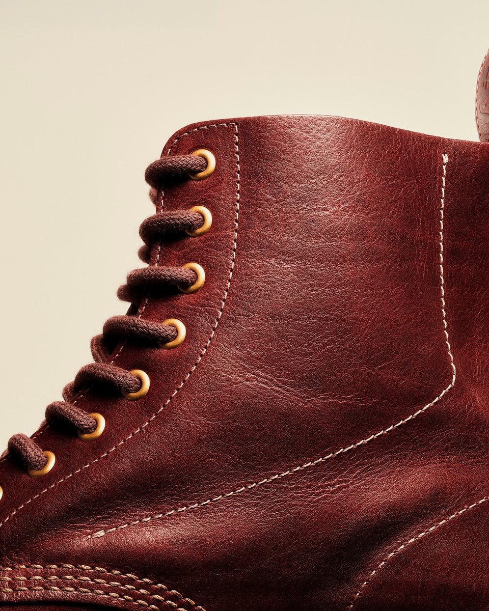 注目!!限定1460足【Dr.Martens】1460 LOVE LETTER レザー ブーツ An Exclusive First Look at Dr. Martens's New 'Love Letter