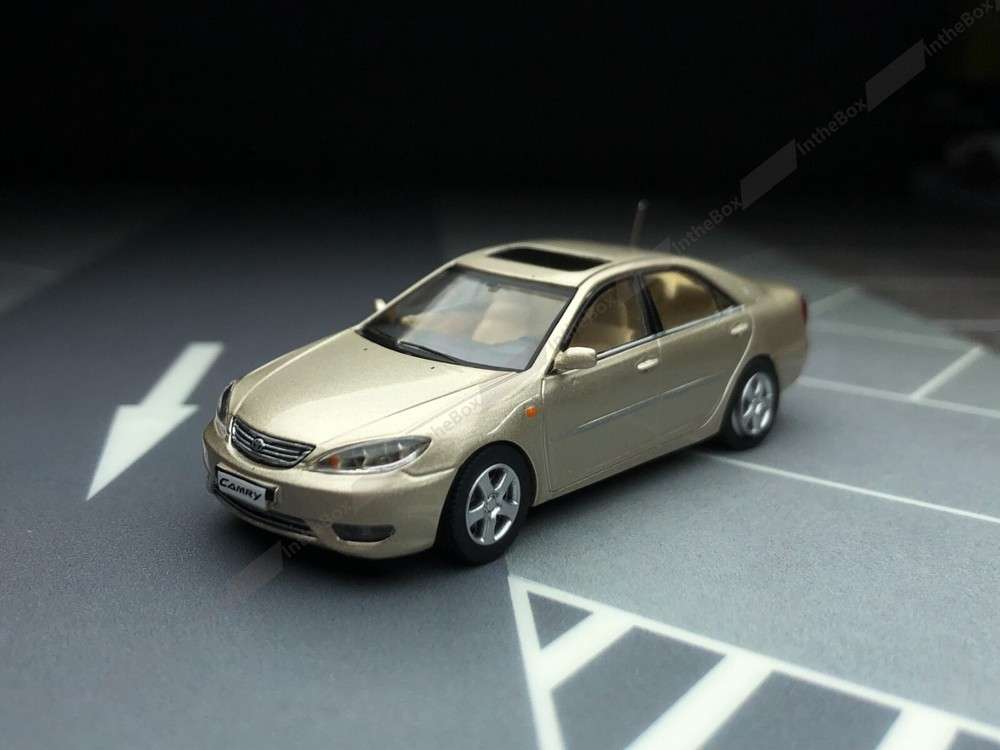 Model 1 1/64 Scale Toyota Camry Diecast Model Car Collection Limited Edition