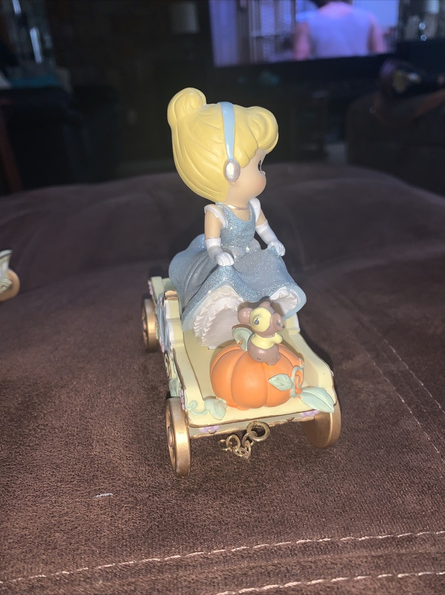 Precious Moments Disney Showcase CINDERELLA #2 Birthday Parade