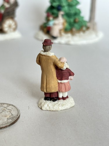 Mercuries USA 1995 Christmas Village Miniature People & Accessory Lot of 6 - Picture 8 of 16