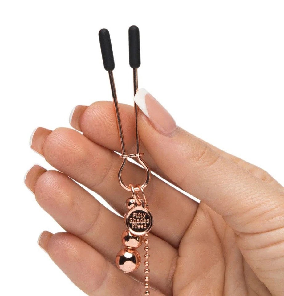 Love Honey Fifty Shades Freed All Sensation mamilo e corrente clitoriana, 1 contagem - Imagem 4 de 4