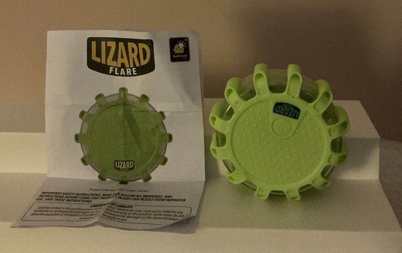 Lizard Flare 360° Indoor/OUTDOOR  Emergency Roadside  15 LED Lights -Magnetic